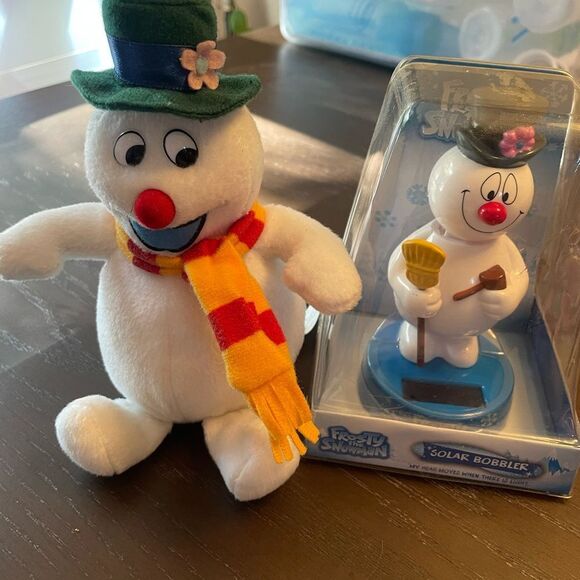 Frosty The Snowman Solar Bobbler and Gemmy 7 inch Plush Snowman - Picture 12 of 12